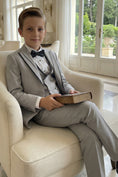Cargar la imagen en la vista de la galería, Boys Light Grey 3-Piece Suit with Black Piping for Coastal Villa Weddings