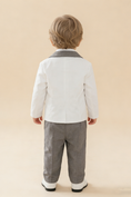 Bild in Galerie-Betrachter laden, Boys White 2-Piece Suit with Grey Shawl Collar for Garden Weddings