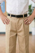 Bild in Galerie-Betrachter laden, Boys Khaki Pleated Trousers