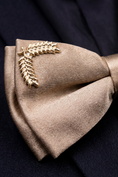 Load image into Gallery viewer, Double-Layered Wheat Brooch Satin Bow Tie