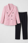 Cargar la imagen en la vista de la galería, Boys Pink Double-Breasted Blazer with Black Trousers 2-Piece Suit