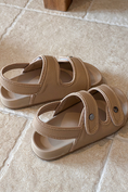 Bild in Galerie-Betrachter laden, Boys Khaki Leather Blend Soft Sole Birkenstock Style Velcro Kids Sandals