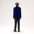 Cargar la imagen en la vista de la galería, Royal Blue Velvet 5 Piece Boy's Formal Boys Suits
