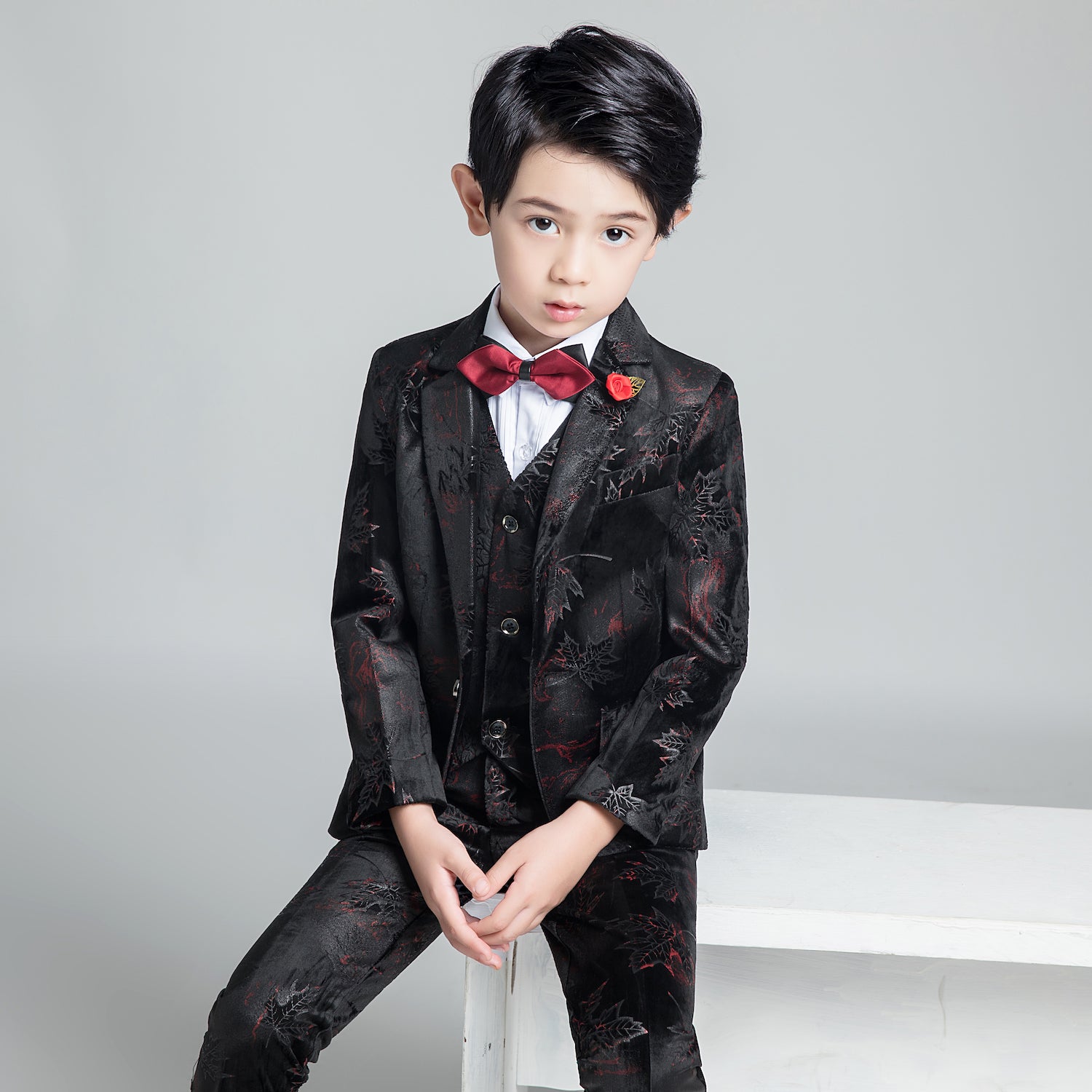 Unique Design Slim Fit Modern 5 Piece Boys Suits