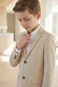 Charger l'image dans la visionneuse de la galerie, Boys Beige 2-Piece Suit for Formal Occasions
