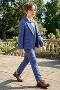 Cargar la imagen en la vista de la galería, Boys Blue Linen-Blend 3-Piece Suit for Villa Weddings
