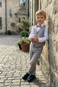 Bild in Galerie-Betrachter laden, Boys Light Grey Vest & Trousers Set
