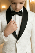 Cargar la imagen en la vista de la galería, Boys White Textured Shawl Collar 2-Piece Tuxedo for Luxury Weddings & Galas
