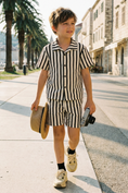 Gallery viewerに画像を読み込む, Boys Black And White Striped Shirt 2-piece Set
