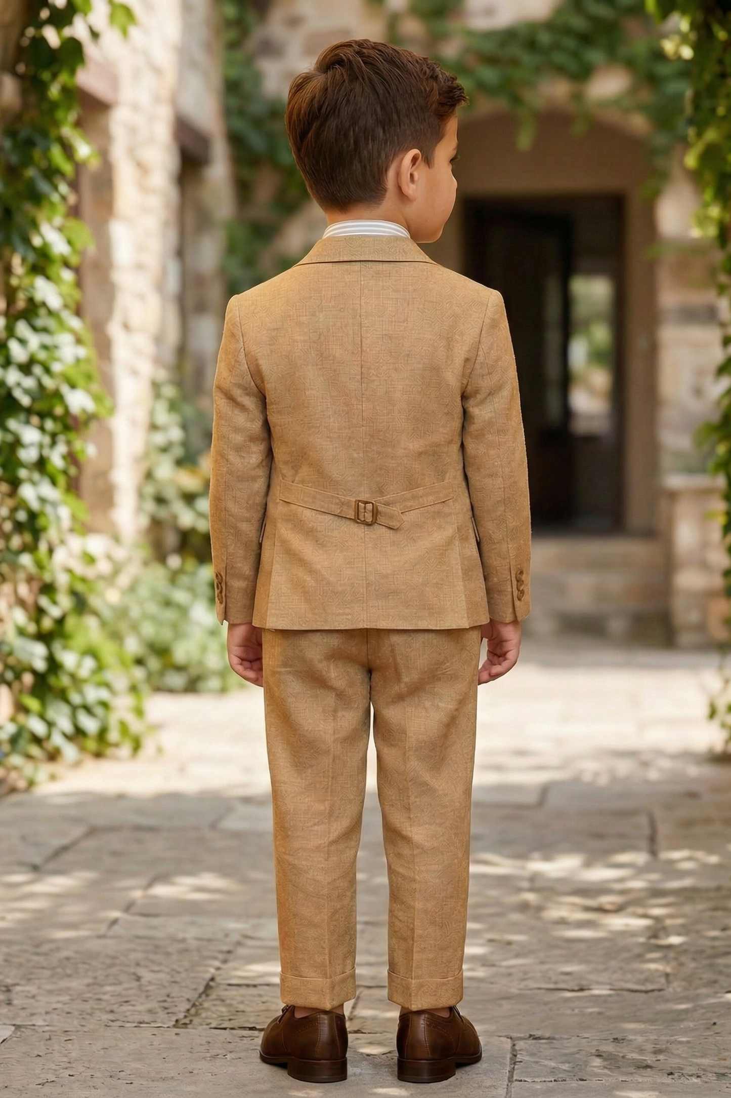 Oatmeal-Colored Single-Breasted 3-Piece Suit