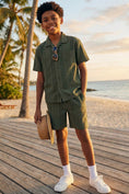 Gallery viewerに画像を読み込む, Boys Olive Green Textured Short-Sleeve Shirt & Shorts Set
