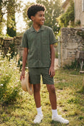 Gallery viewerに画像を読み込む, Boys Olive Green Textured Short-Sleeve Shirt & Shorts Set
