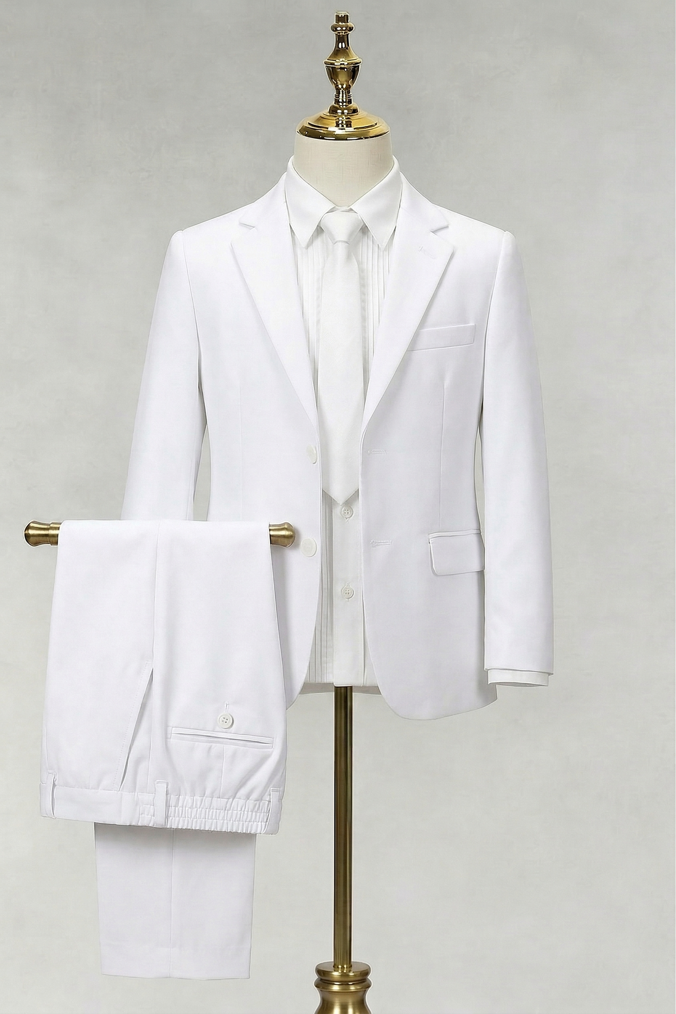 White Lapel Single-Breasted 2-Piece Suit