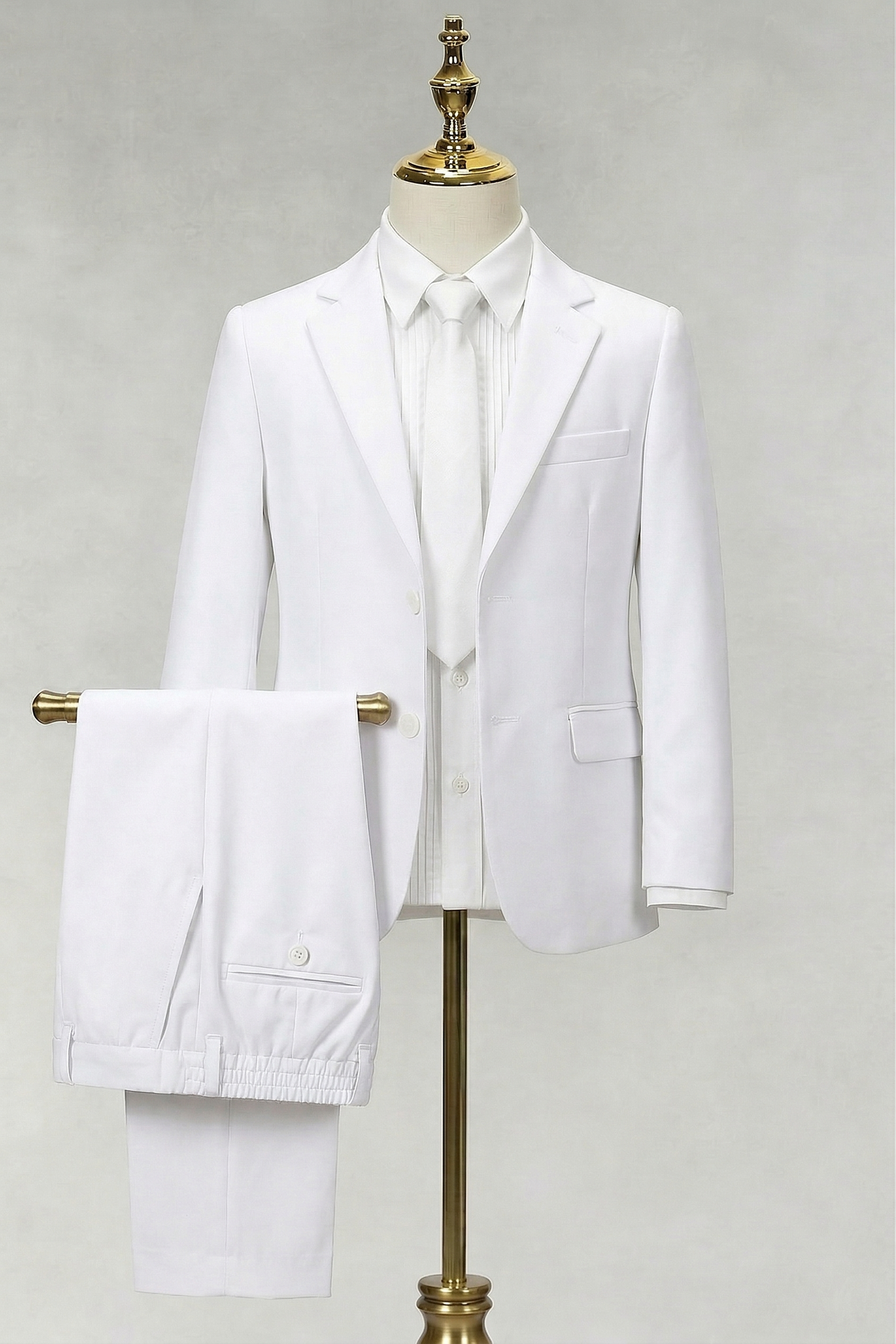 White Lapel Single-Breasted 2-Piece Suit