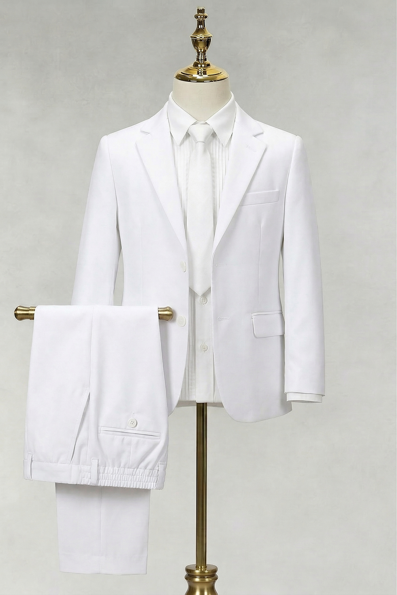 White Lapel Single-Breasted 2-Piece Suit