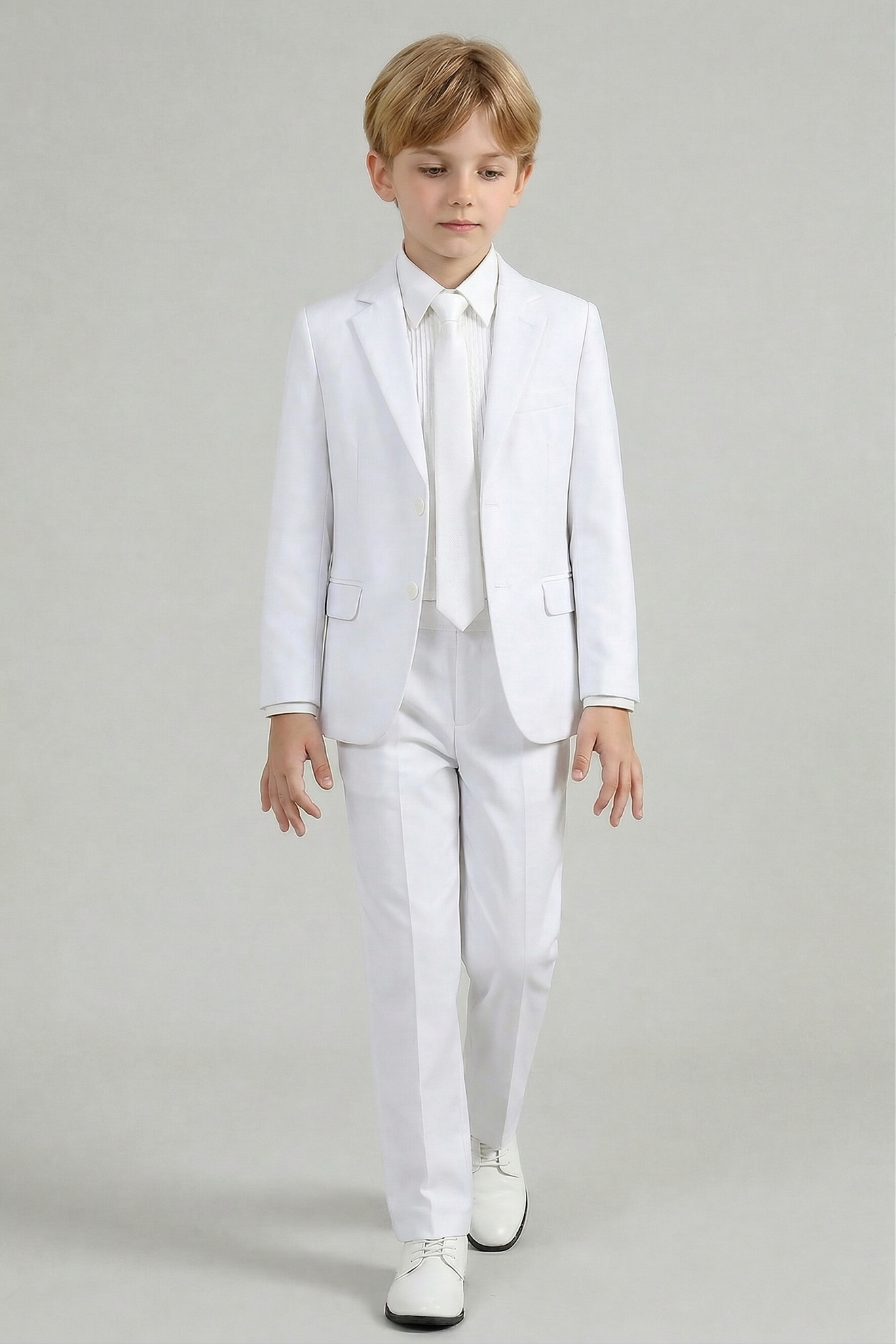 White Lapel Single-Breasted 2-Piece Suit
