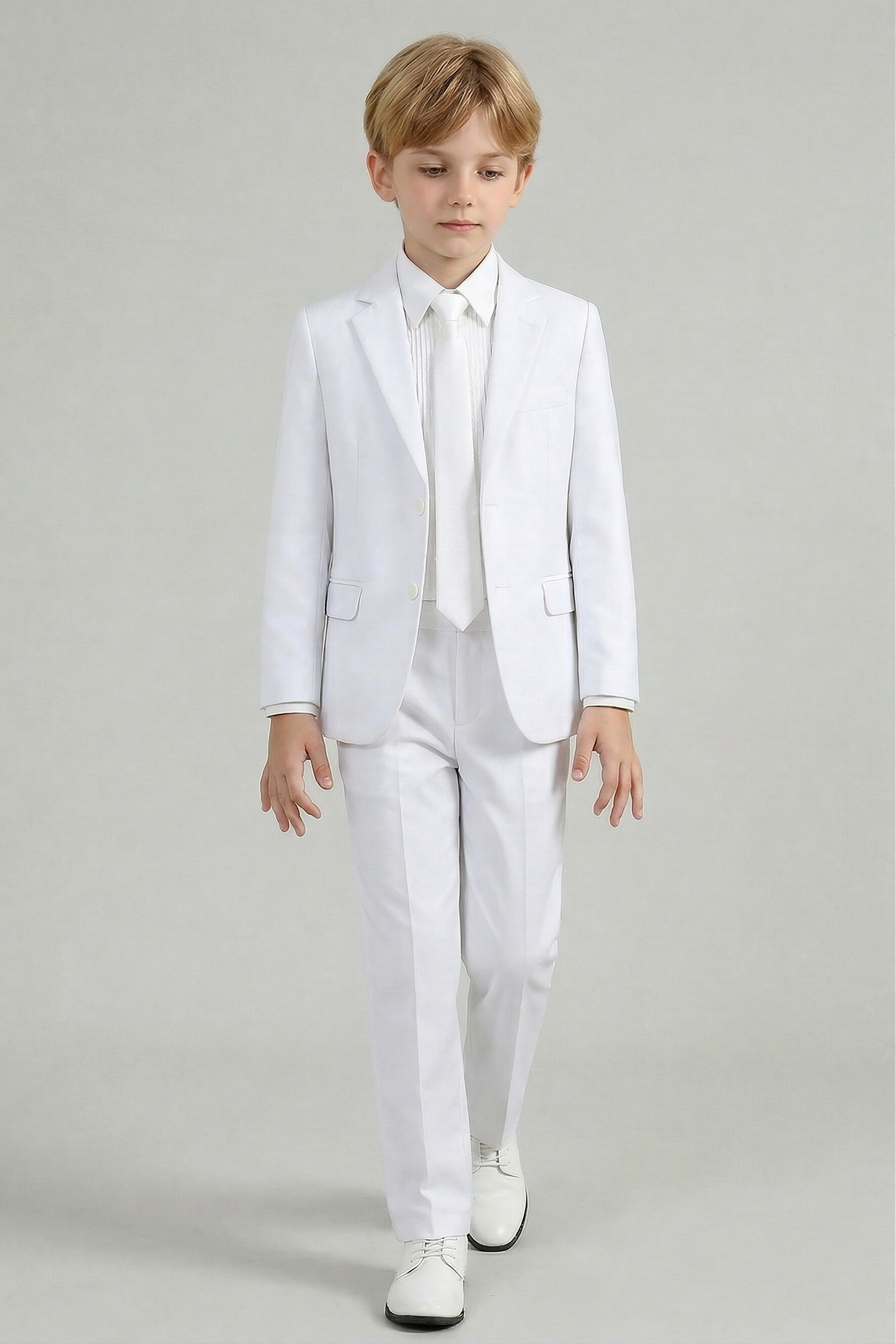 White Lapel Single-Breasted 2-Piece Suit