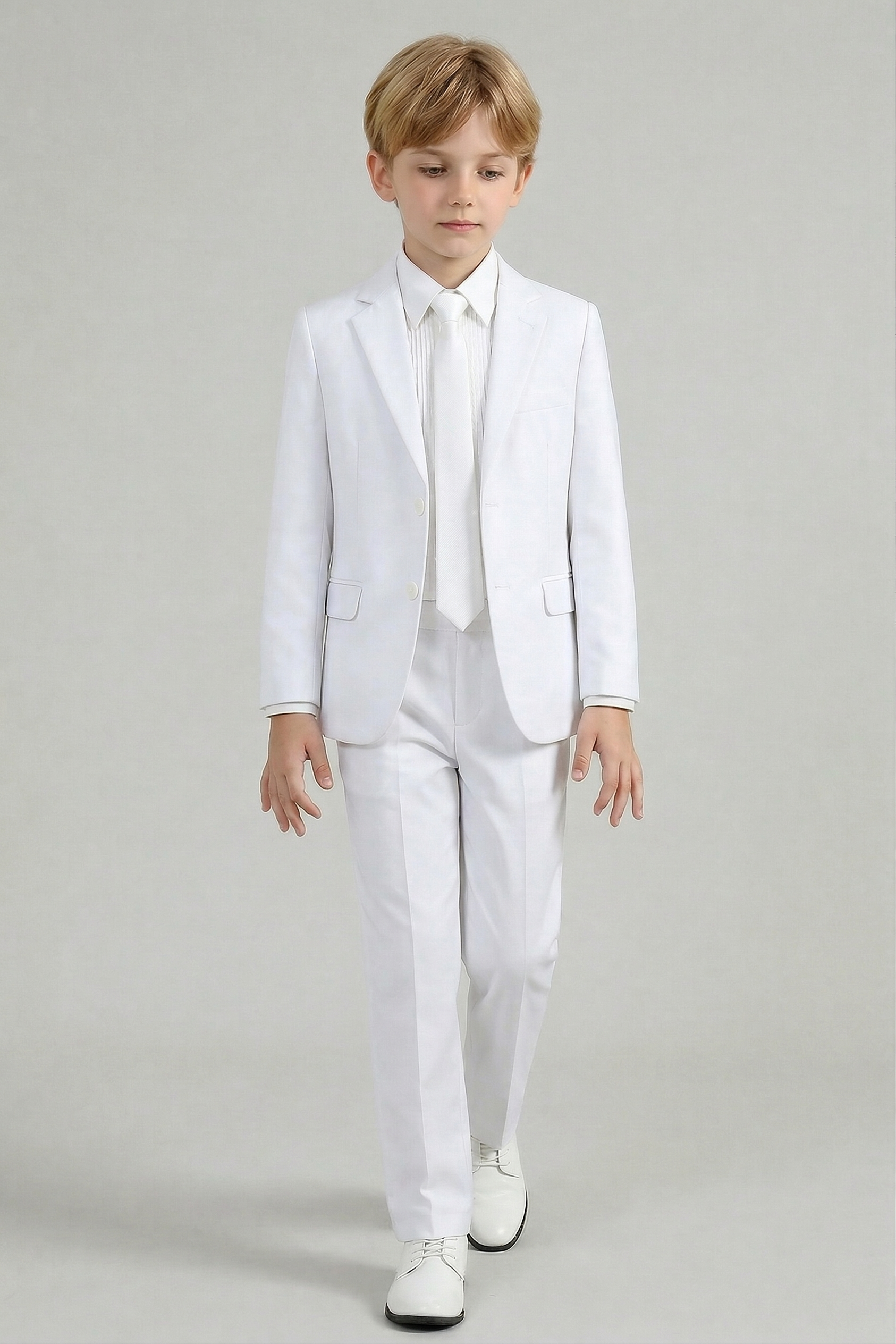 White Lapel Single-Breasted 2-Piece Suit