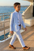 Cargar la imagen en la vista de la galería, Boys Light Blue Gingham Seersucker 2-Piece Suit
