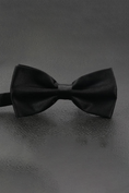 Load image into Gallery viewer, Satin Double Layer Simple and Exquisite Boys' Bow Tie
