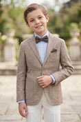Cargar la imagen en la vista de la galería, Boys Brown Linen-Blend Blazer with White Trousers 2-Piece Suit
