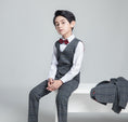 Cargar la imagen en la vista de la galería, Dark Gray Plaid Fashion 5 Piece Boys Suits
