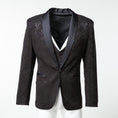 Load image into Gallery viewer, New Arrival Black Unique Patterned Party Banquet 3 Piece Men Suits
